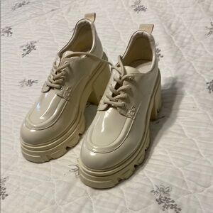 Nine West Cream Platform Lace-Up Shoes